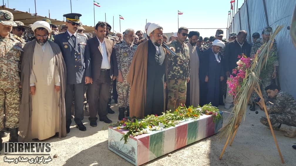 تشییع یک شهید گمنام در جزیره خارک