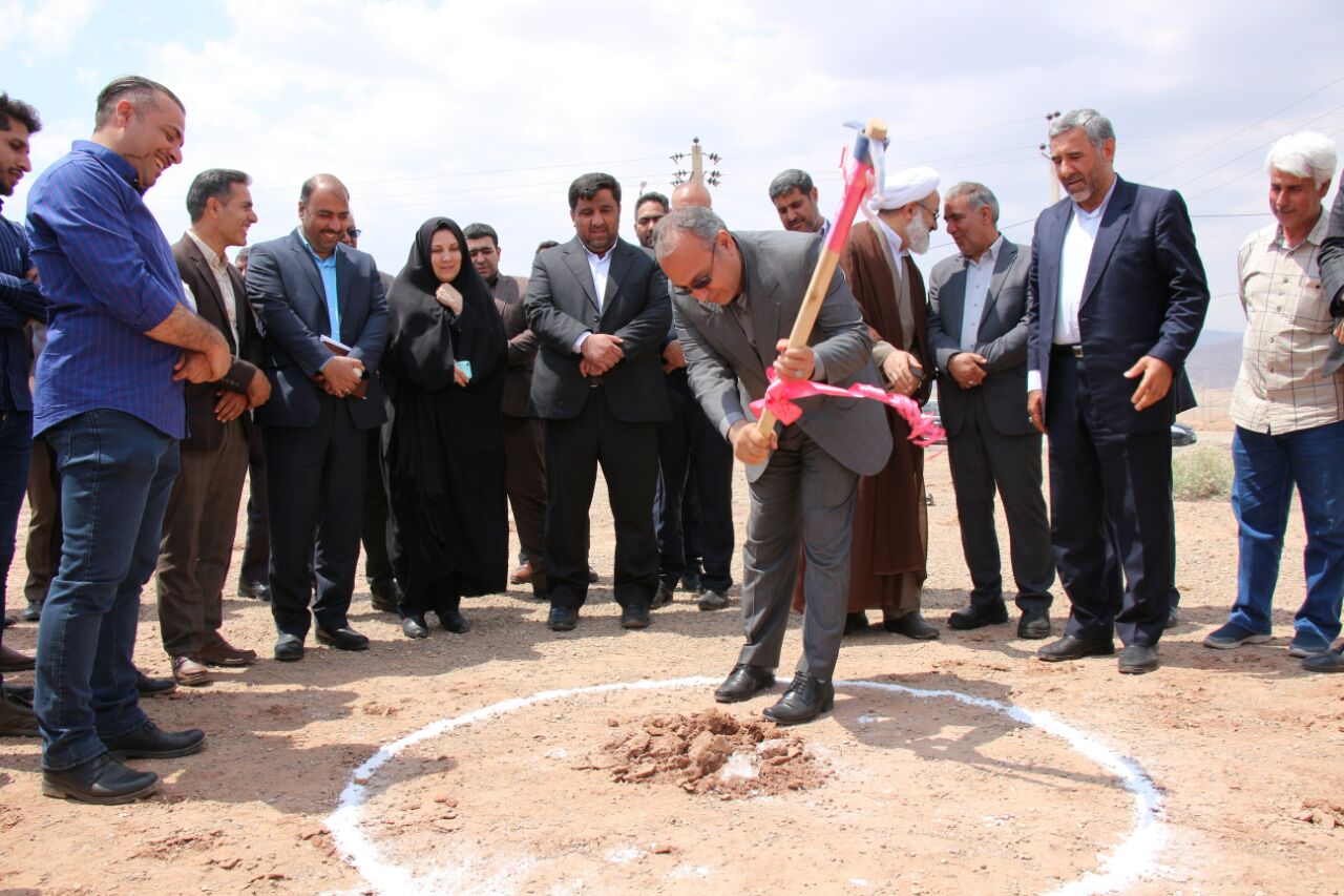 آغاز ساخت کارخانه تولید خوراک دام و طیور  آرادان