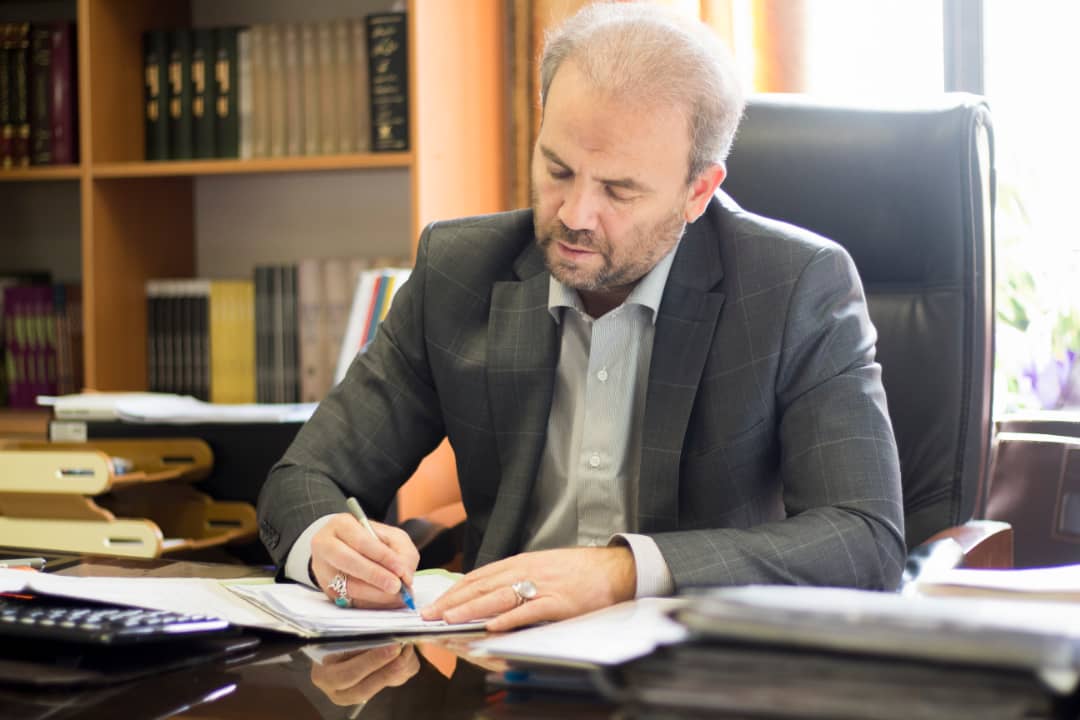 با تخریب کنندگان اموال عمومی برخورد میشود با تخریب کنندگان اموال عمومی برخورد میشود