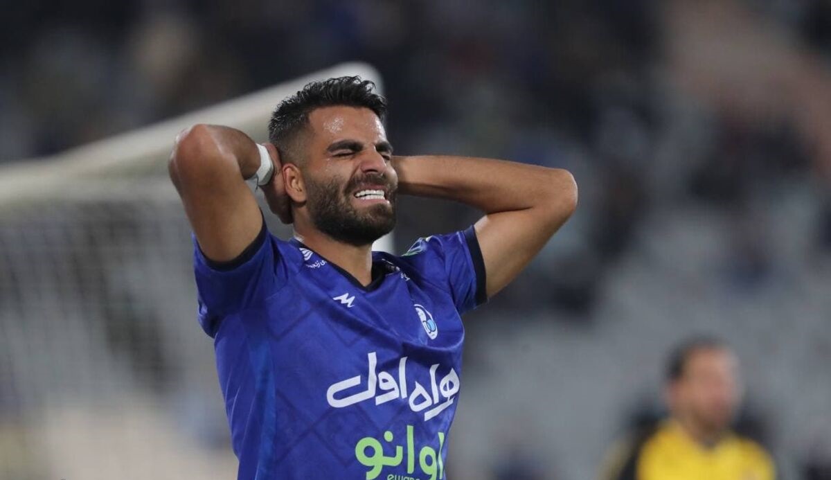 مرادمند؛ مدافع استقلال راهی پادگان شد