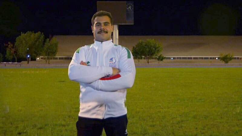 نشان برنز آهین مرام در پرتاب چکش