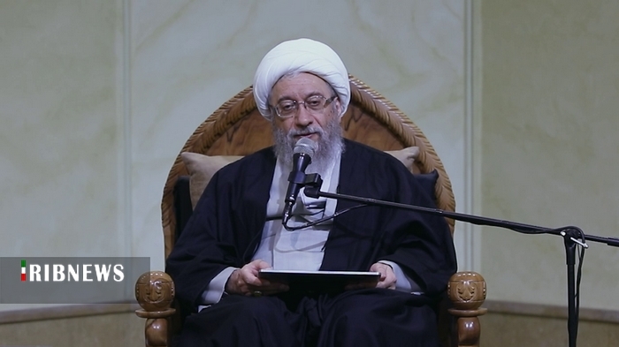 از حضور ملت همیشه صحنه قدردانی می‌کنیم