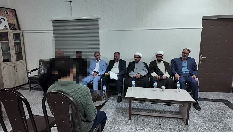 دیدار چهره به چهره رئیس کل دادگستری خراسان جنوبی با عناصر و متهمان اغتشاشات اخیر دیدار چهره به چهره رئیس کل دادگستری خراسان جنوبی با عناصر و متهمان اغتشاشات اخیر