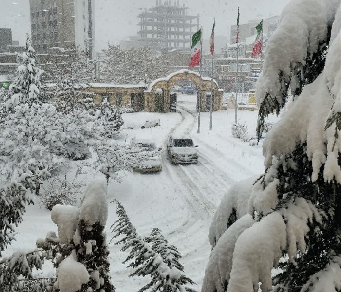ارتفاع برف در ماکو به ۳۶ سانتی‌متر رسید؛ پیش بینی کاهش محسوس دما
