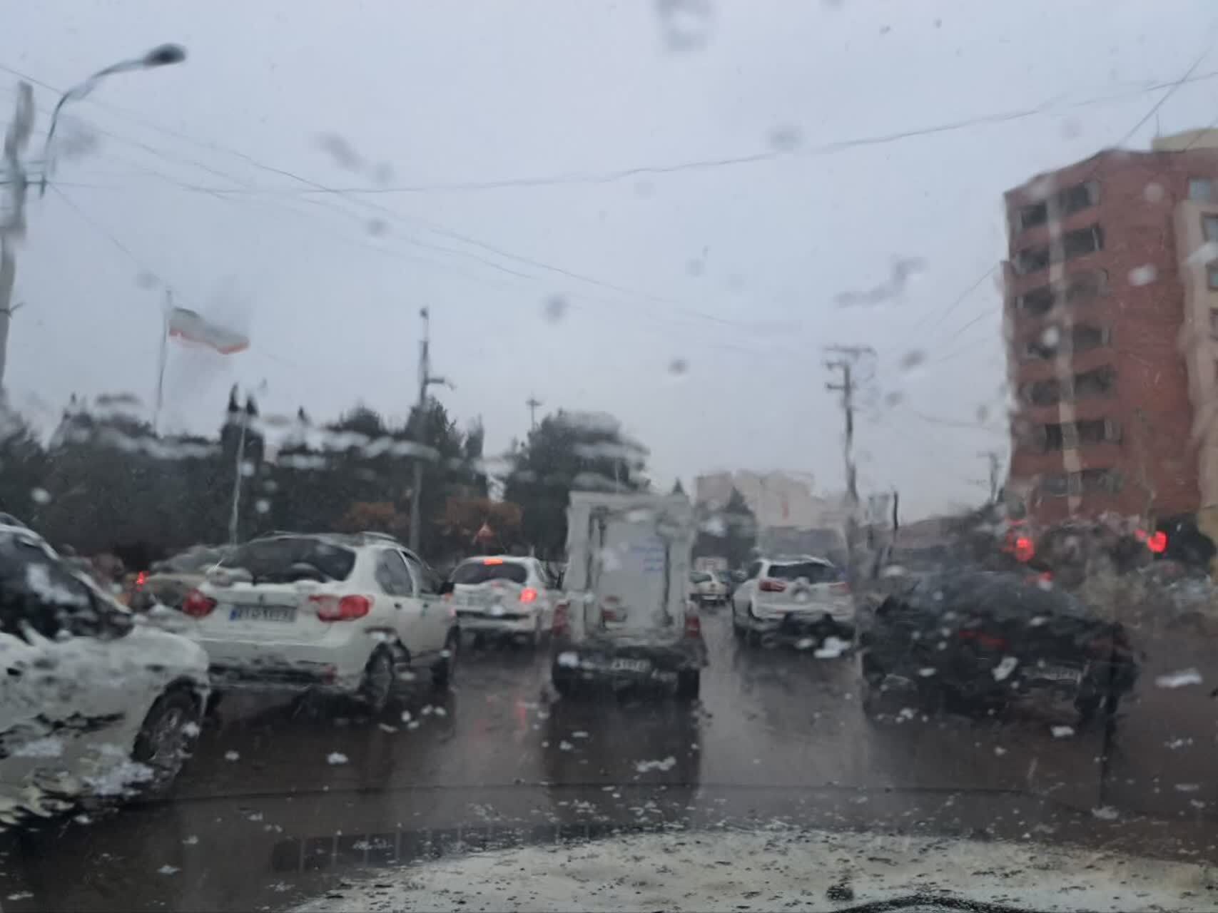 بارش برف در کرمان، ترافیک سنگین و افزایش تصادفات زنجیرهای بارش برف در کرمان، ترافیک سنگین و افزایش تصادفات زنجیرهای