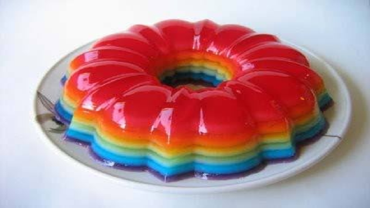 آیا مصرف ژله باعث چاقی صورت میشود؟ آیا مصرف ژله باعث چاقی صورت میشود؟