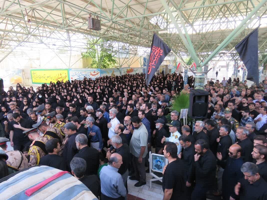 تشییع پیکر شهید «هوشنگ ناصرپور» در بروجرد