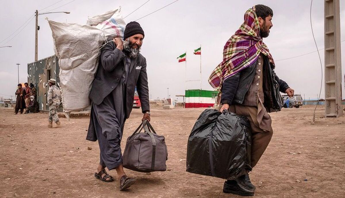 بازگشت بیش از ۲۶ هزار افغانستانی از مرز دوغارون تایباد در یک روز