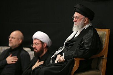 بازتاب گسترده حضور رهبر معظم انقلاب در مراسم شب عاشورا