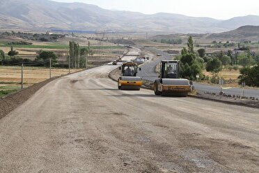 راه سازی در مسیر زوار اربعین، سرعت گرفت