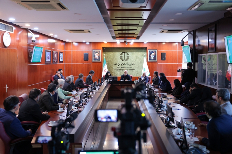 هیچ مجوزی نباید برای برنامه‌های توسعه‌ای در فلات مرکزی ایران صادر شود