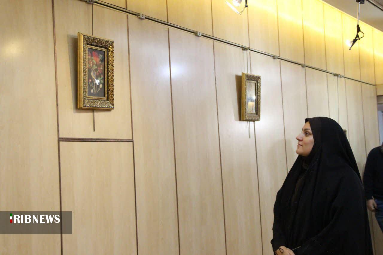 نمایشگاه نگارگری بافته‌های «ابریشم خیال» در خرم آباد افتتاح شد