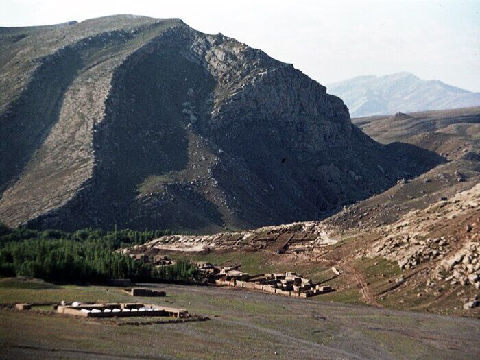 روی باز قلعه بسطام برای گردشگران داخلی و خارجی روی باز قلعه بسطام برای گردشگران داخلی و خارجی