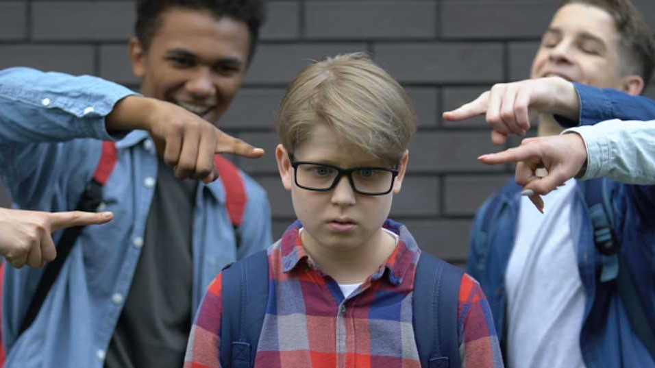 مروری بر چند برنامه رادیویی و تلویزیونی