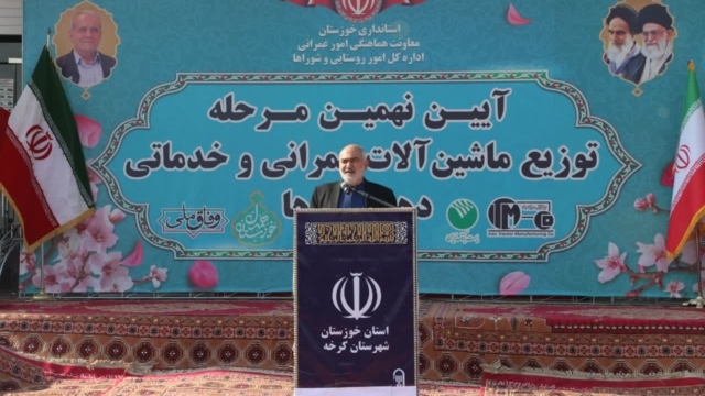 توزیع ماشین‌آلات عمرانی و خدماتی در هفت دهیاری خوزستان