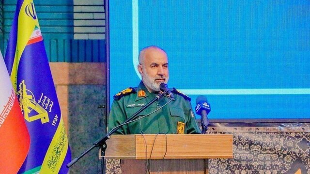 یادوارههای شهدا، فرهنگ حماسه را در جامعه تقویت میکند یادوارههای شهدا، فرهنگ حماسه را در جامعه تقویت میکند